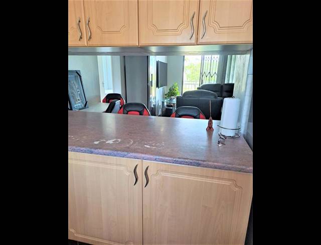 2 BEDROOM PROPERTY TO RENT IN NORTH BEACH